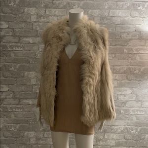 Fur vest (No brand name - one size fits all)